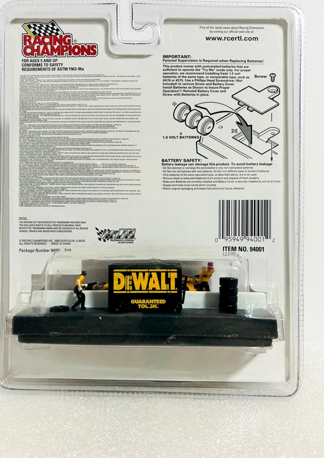 Racing Champions NASCAR 2000 Pit Crew DeWalt #17 w/Sound 1:64 Diecast NEW