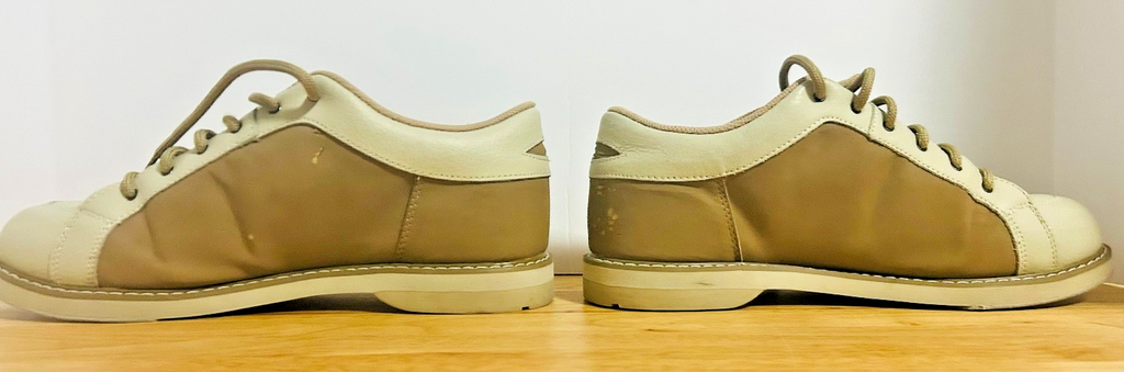 Brunswick Bowling Shoes Mens Size 9 Tan Beige Lace Up Leather Pre Owned