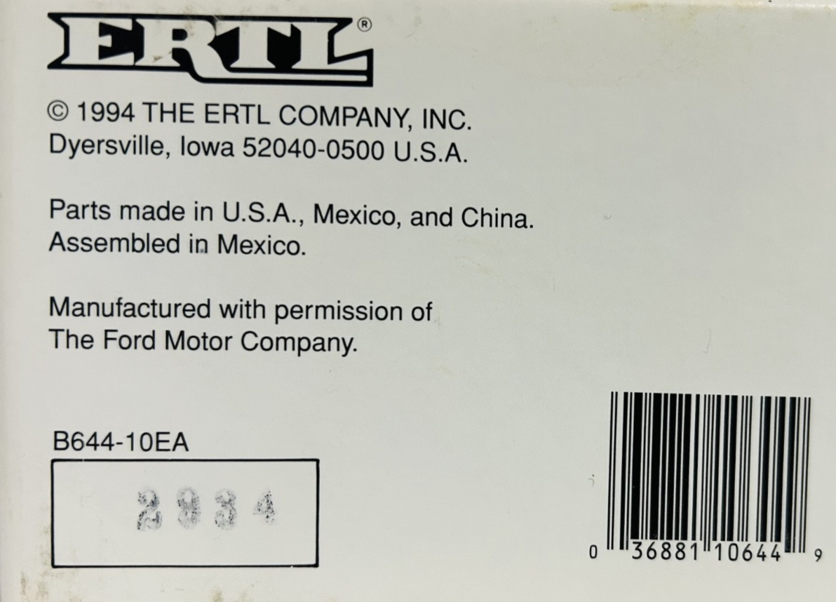 Ertl 1913 Model T Bank Tractor Supply Co Diecast Metal 1/25 Scale NIB