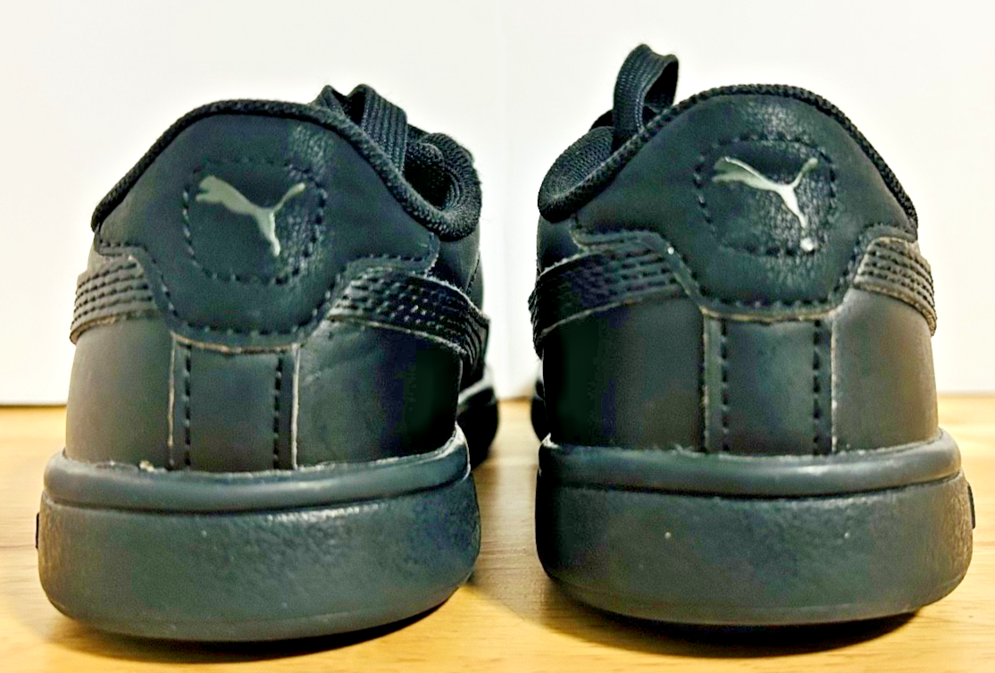 Puma Smash v2 Kids Black Sneakers Youth Size 10 US Leather Lace Up