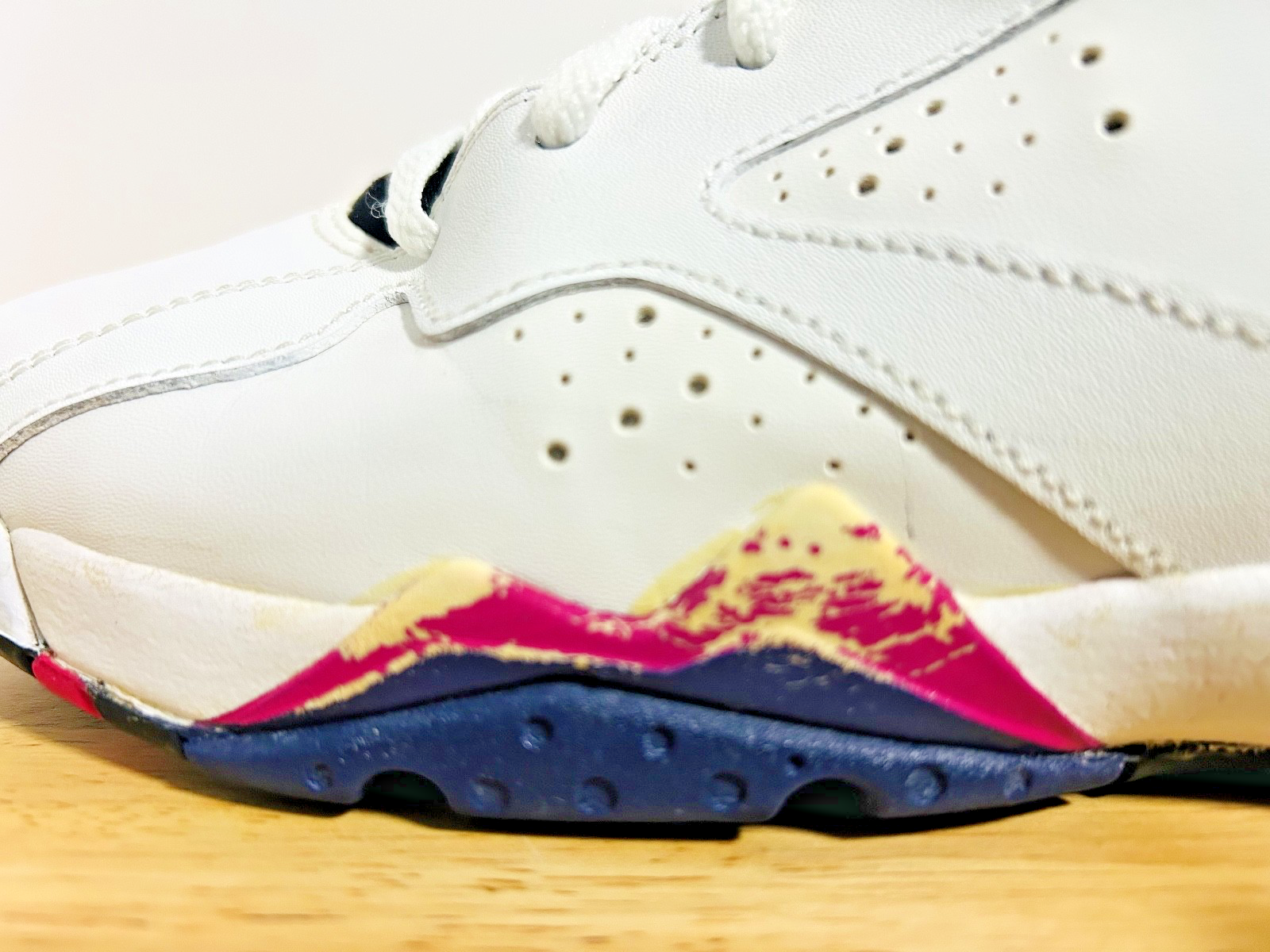 2012 Girl's Nike Air Jordan 7 Retro GS Fireberry 442960-117 Size 6.5Y