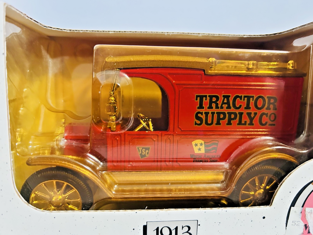 Ertl 1913 Model T Bank Tractor Supply Co Diecast Metal 1/25 Scale NIB