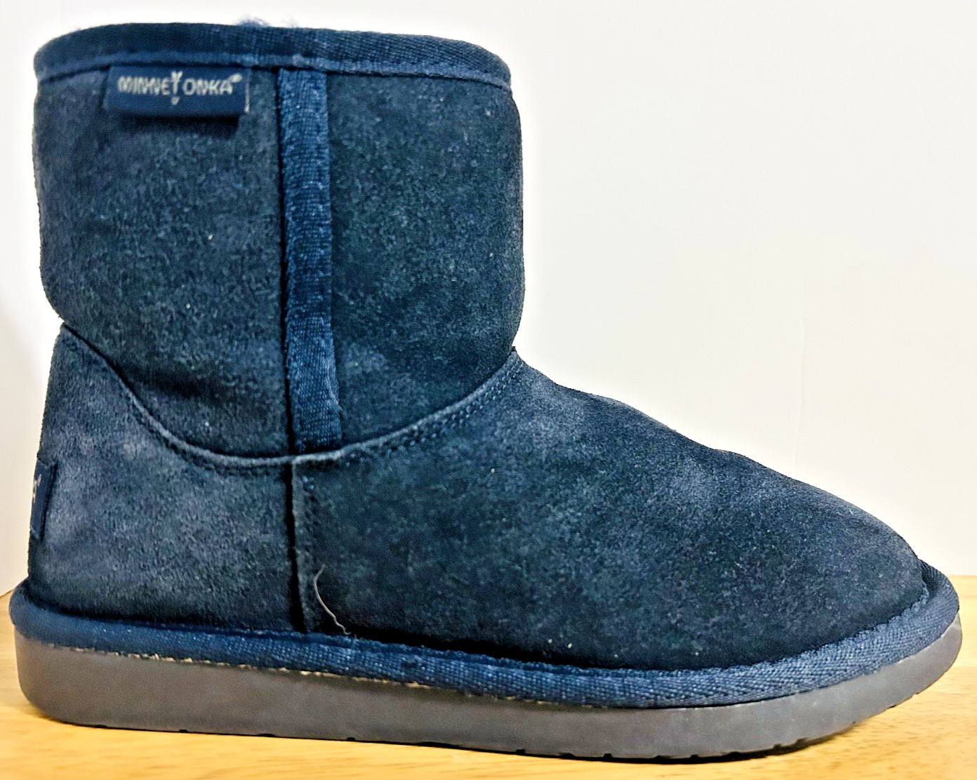 Minnetonka Olympia Short Boots Womens 6 Blue Suede Ankle Sheepskin Wool Lined