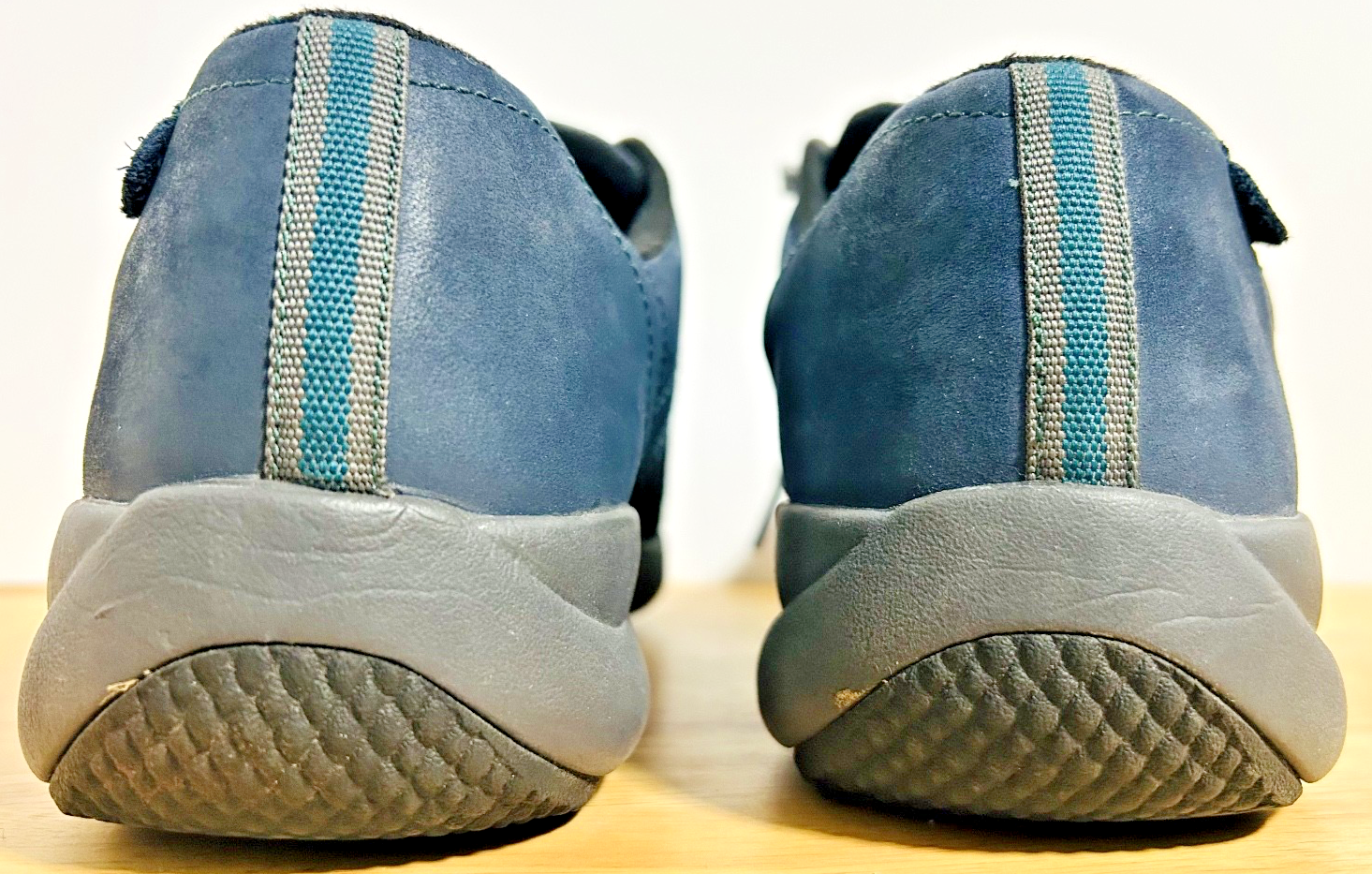 Aravon Shoes Womens 8 Revsavor Sneakers Lace Up WATERPROOF Leather Casual Blue