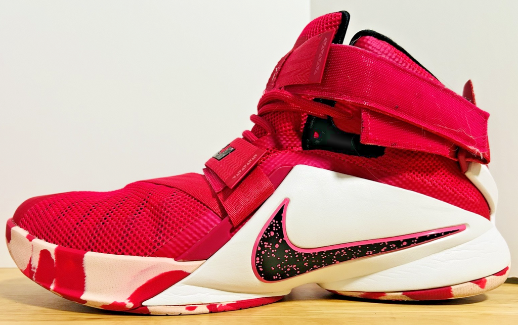 LEBRON JAMES IX NIKE Soldier 9 Zoom Mens Size 11.5 Think Pink Breast Cancer