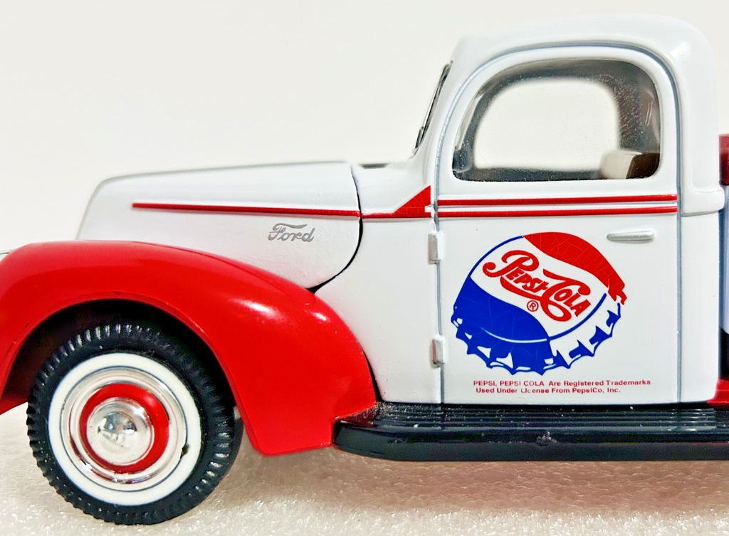1940 Ford Pepsi-Cola Delivery Truck Diecast Model Vintage Style