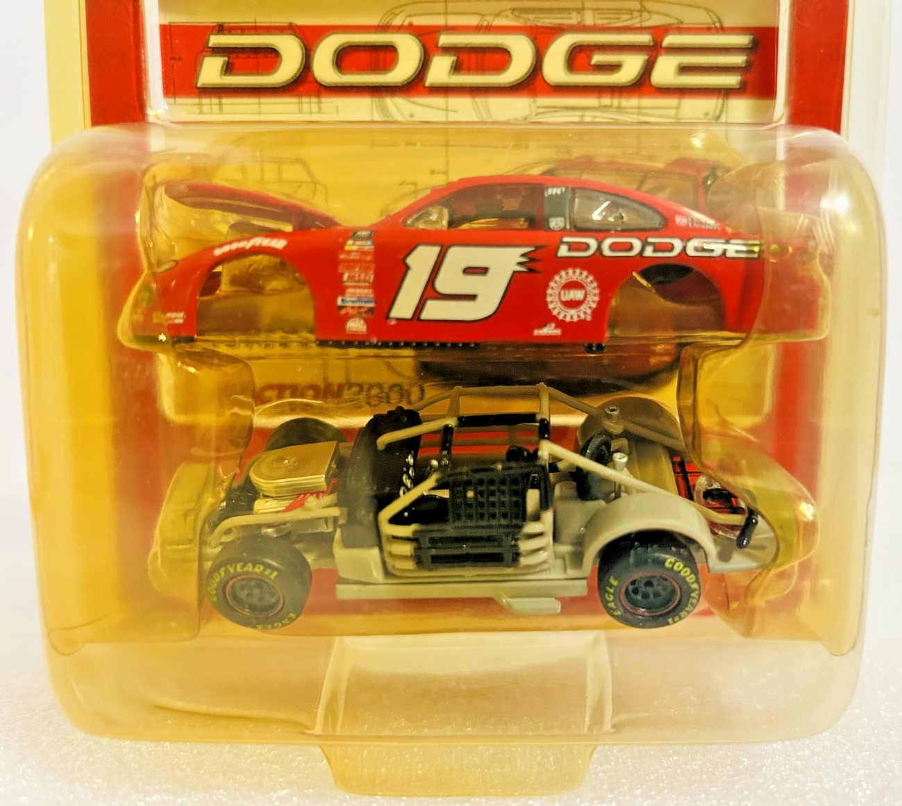 Action 1:64 #19 Dodge Intrepid R/T Evernham 2000 Show Car MOC