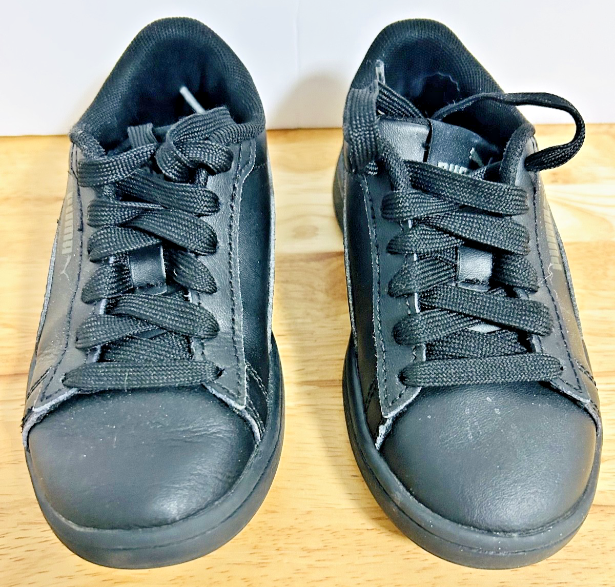 Puma Smash v2 Kids Black Sneakers Youth Size 10 US Leather Lace Up