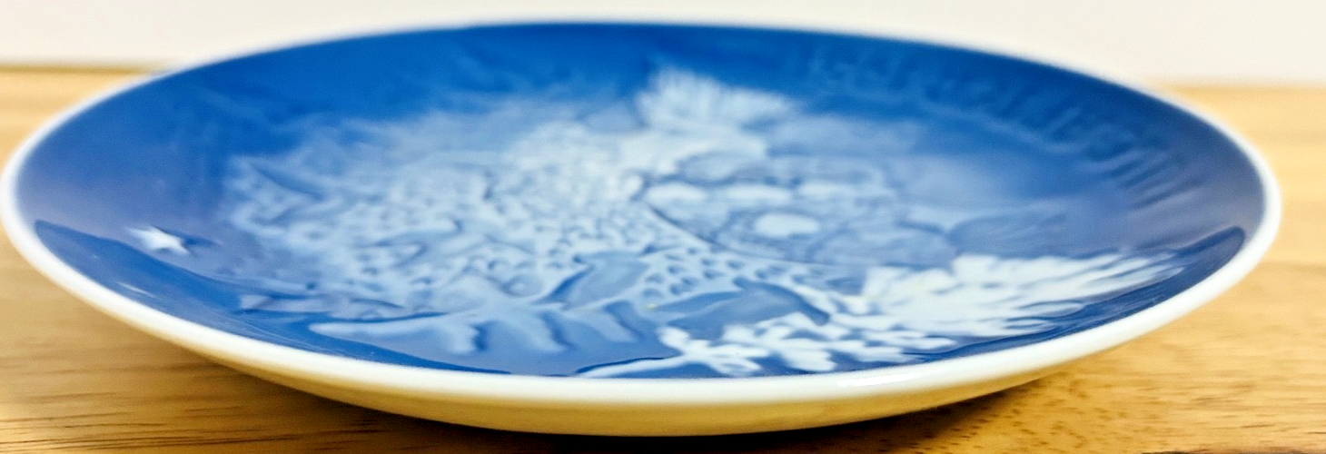Bing & Grondahl 7" Porcelain ChristmassCollector Plate - Blue