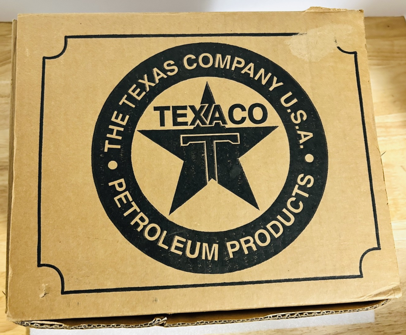 Gearbox Texaco 1913 Ford Model T Delivery Truck 1/16 Diecast LE 8407/20000