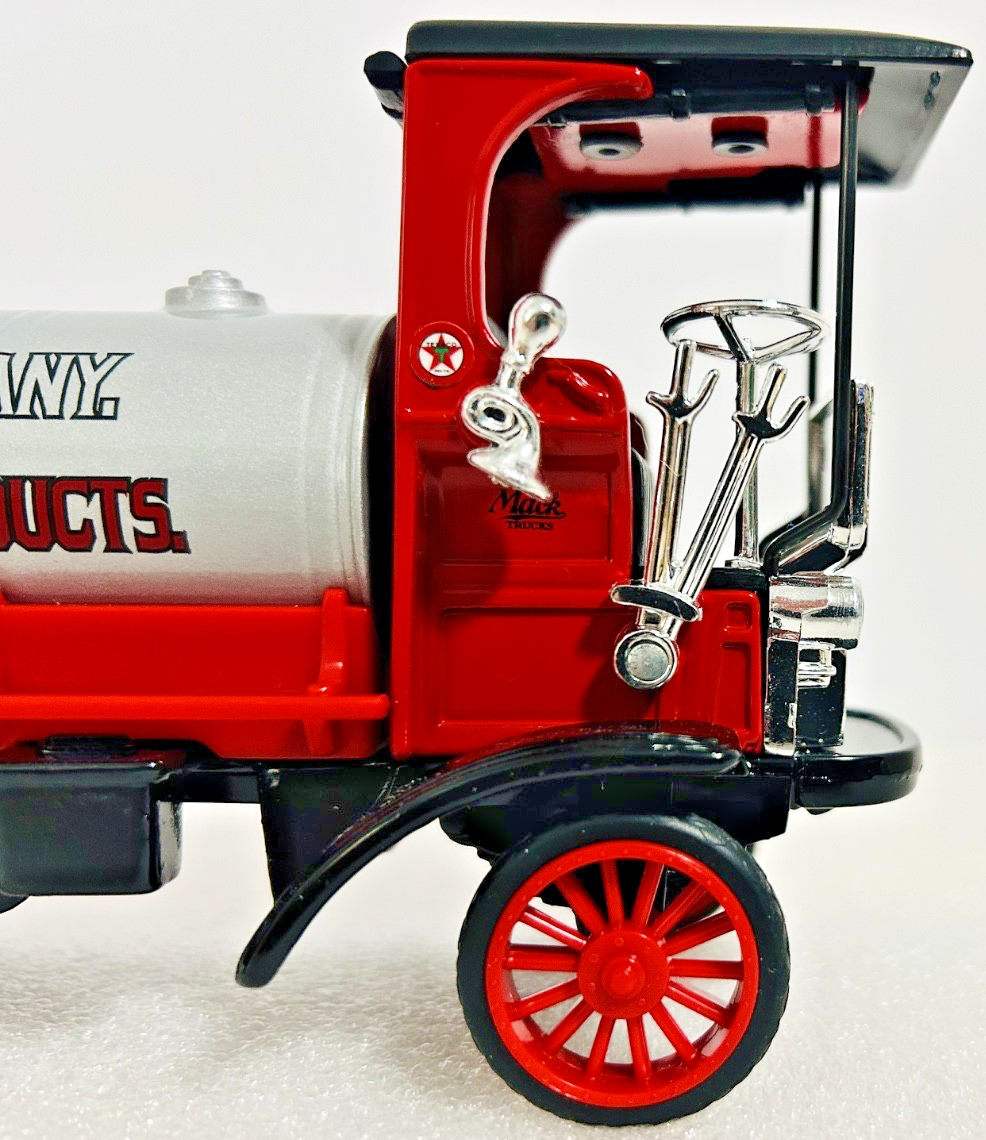 1995 Ertl Texaco 1910 Mack Tanker Coin Bank Diecast w/ Box & Paperwork