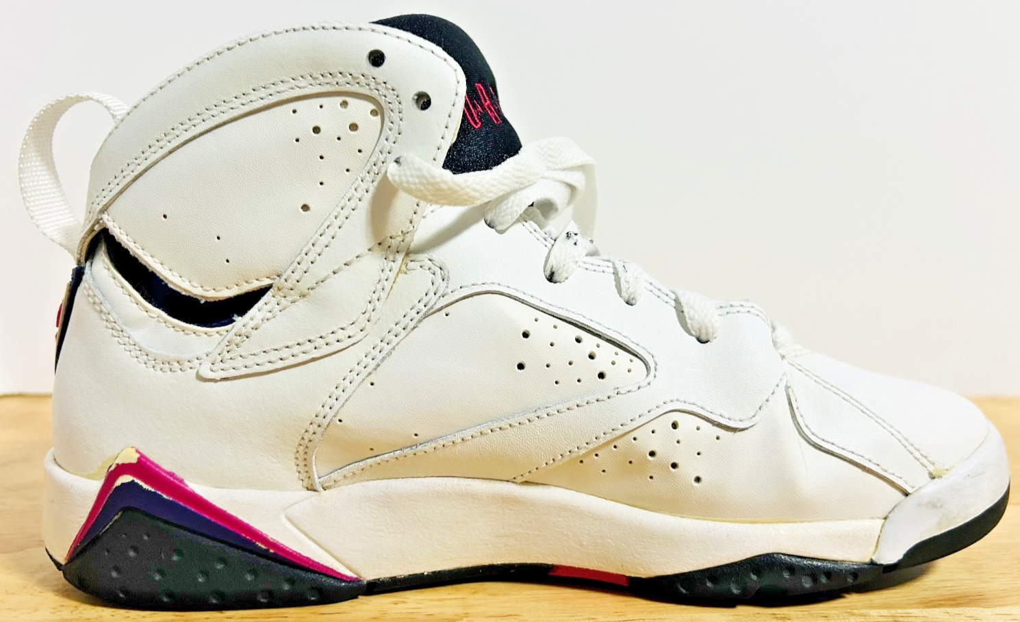 2012 Girl's Nike Air Jordan 7 Retro GS Fireberry 442960-117 Size 6.5Y