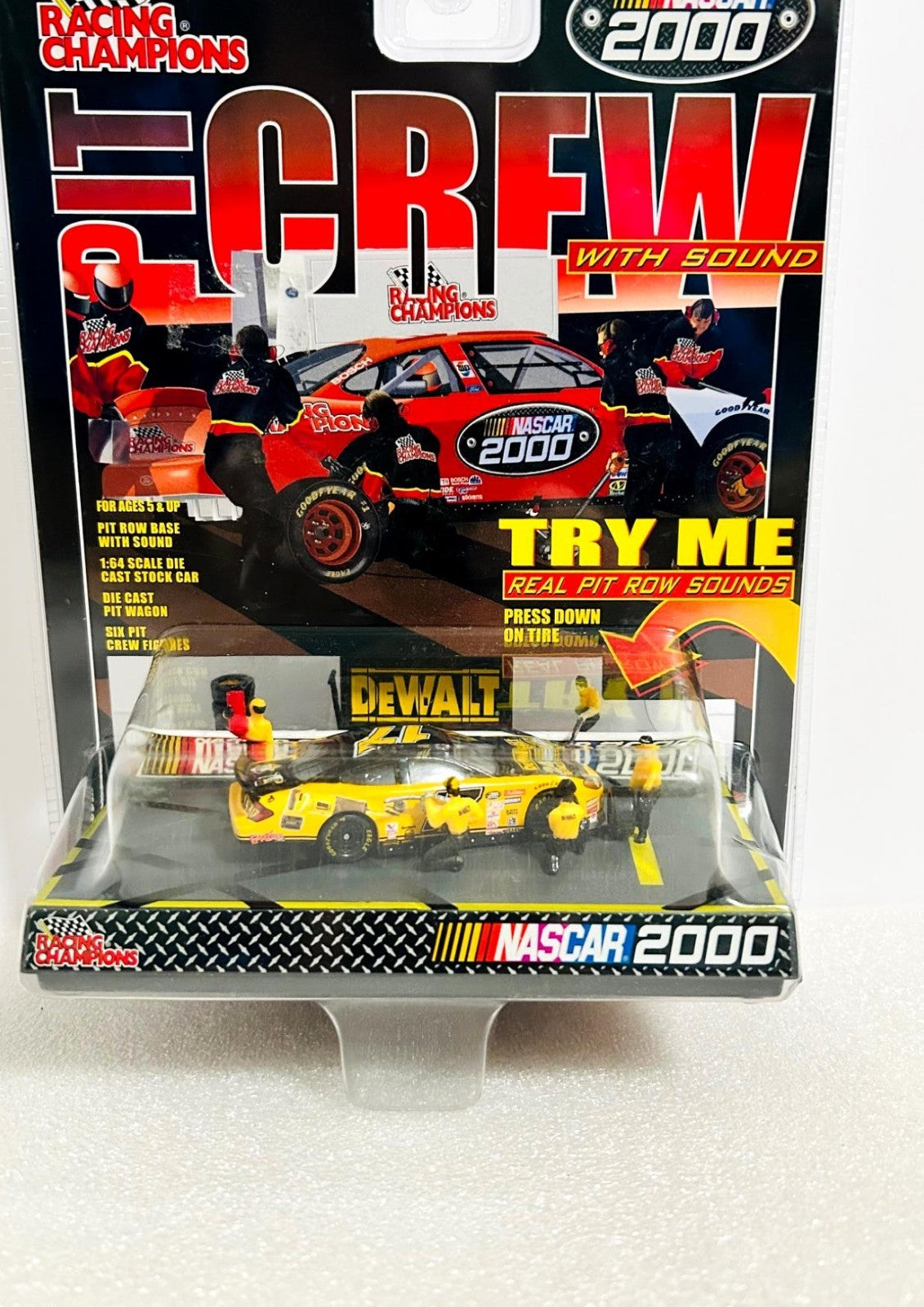 Racing Champions NASCAR 2000 Pit Crew DeWalt #17 w/Sound 1:64 Diecast NEW