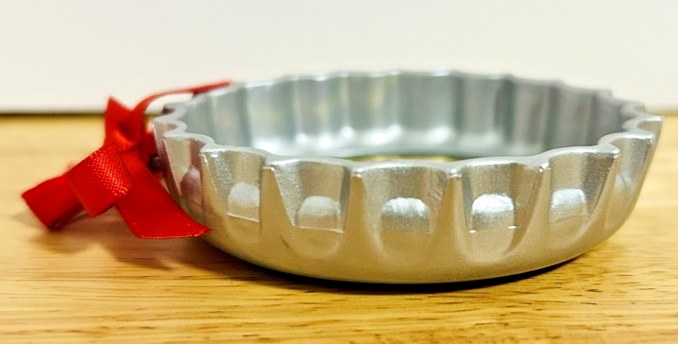 Vintage Coca-Cola Trim-A-Tree Christmas Ornament Bottle Cap Santa NIB