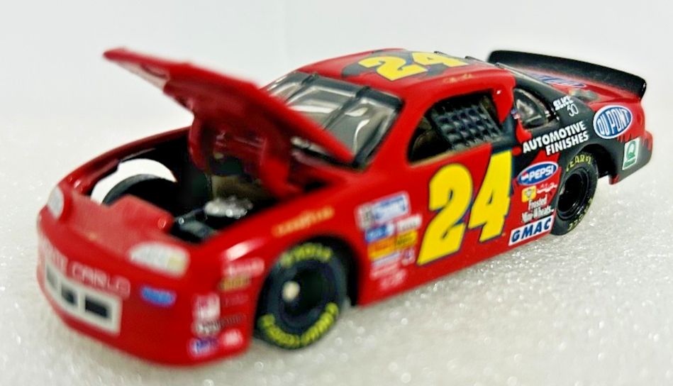 Racing Champions Jeff Gordon #24 DuPont 1:64 NASCAR Diecast Stock Car