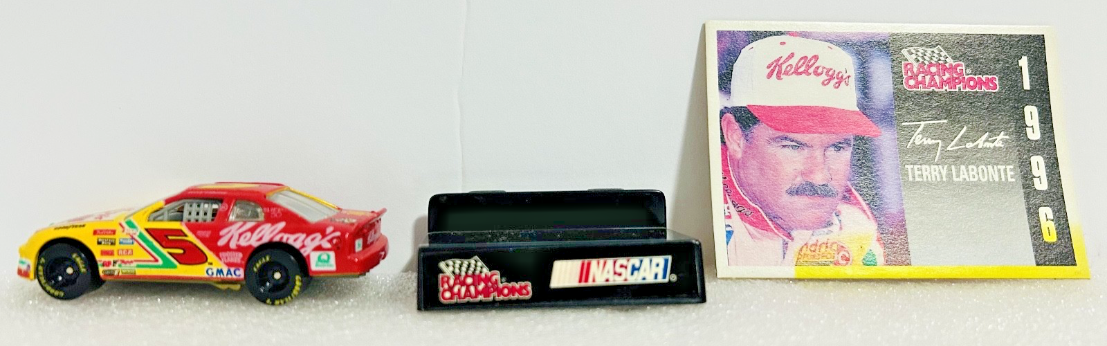 Terry Labonte #5 Kellogg’s Racing Champions NASCAR Diecast Car 1:64