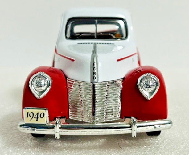 1940 Ford Pepsi-Cola Delivery Truck Diecast Model Vintage Style