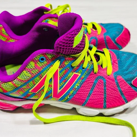 Size 3 - New Balance KJ890TRG Running Shoes Multicolor