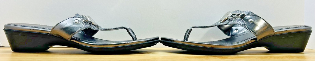Marc Fisher Black Wedge Thong Sandals Womens Size 10M Glitter Strap