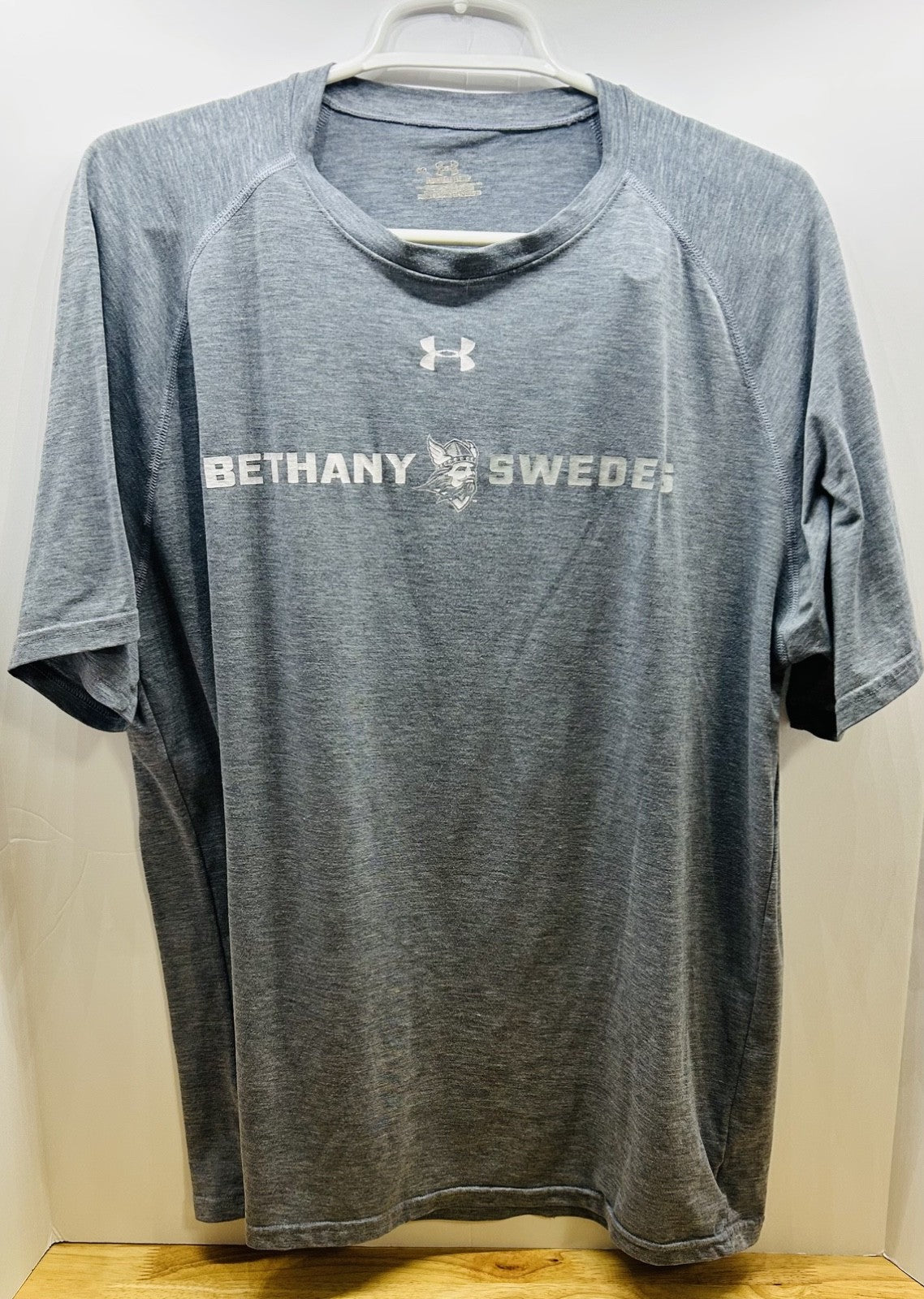Under Armour Bethany Swedes Shirt Mens LG Gray HeatGear