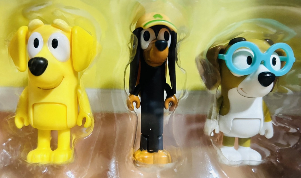 Bluey Playing Doctors Figure Playset Bluey Bingo Lucky Snickers
