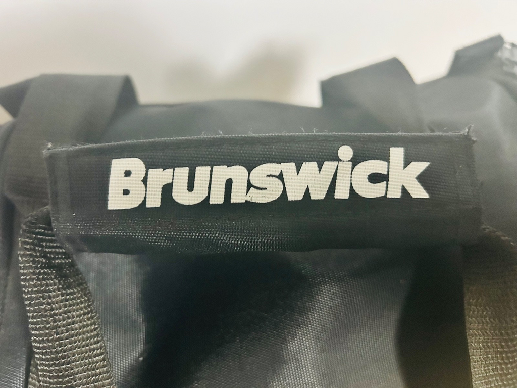 Brunswick Bowling Ball Tote Bag Black Single Ball w Side Zip Pocket