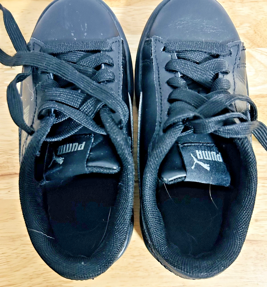 Puma Smash v2 Kids Black Sneakers Youth Size 10 US Leather Lace Up
