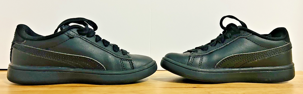 Puma Smash v2 Kids Black Sneakers Youth Size 10 US Leather Lace Up