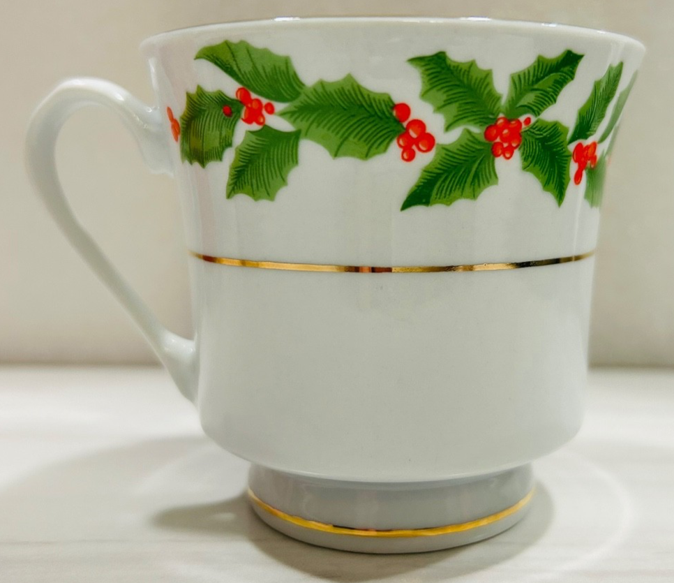 Fairfield Fine China Cup Decorated In Christmas Holly Pattern w/Gold Trim