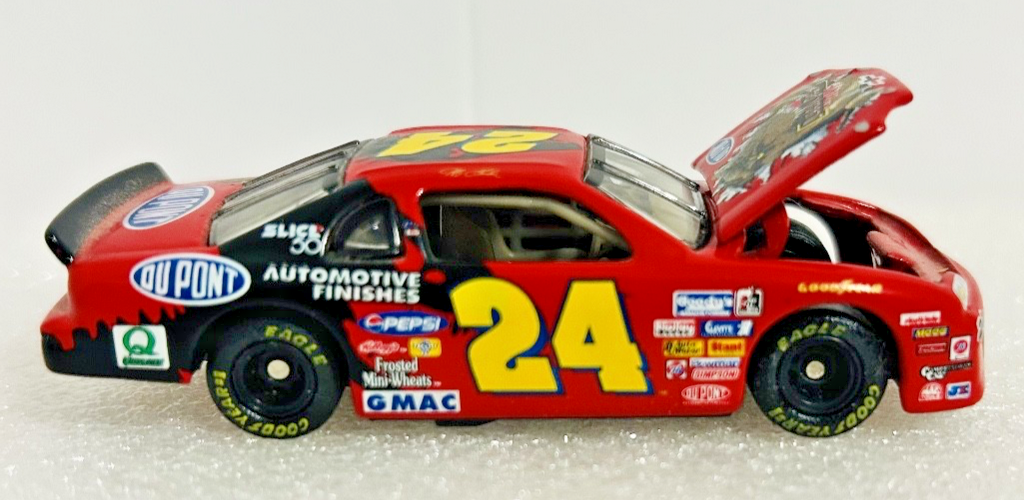 Racing Champions Jeff Gordon #24 DuPont 1:64 NASCAR Diecast Stock Car