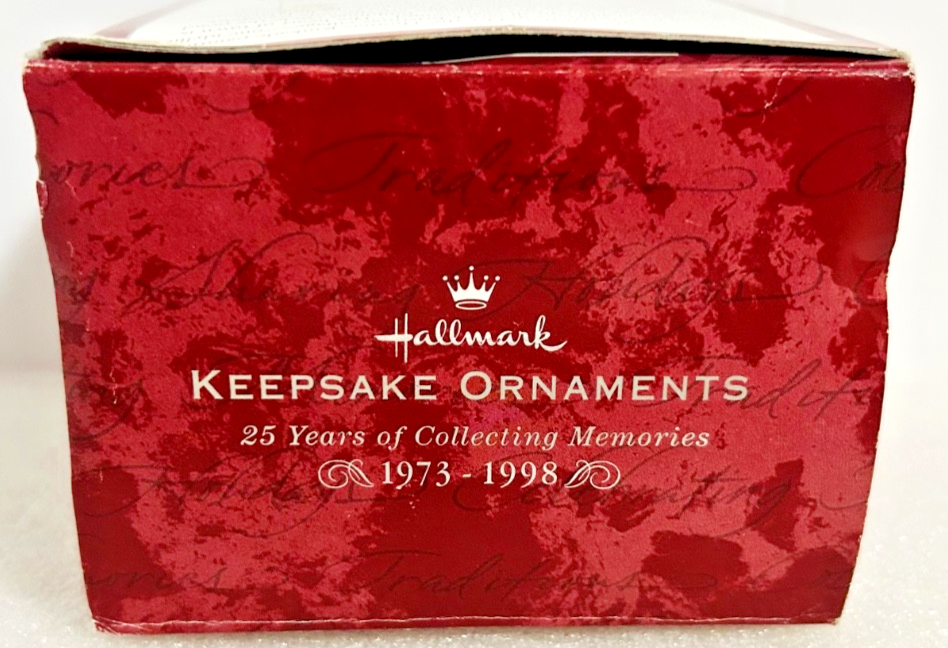 Hallmark 1998 St Nicholas Circle Kinkade Magic Lighted Ornament