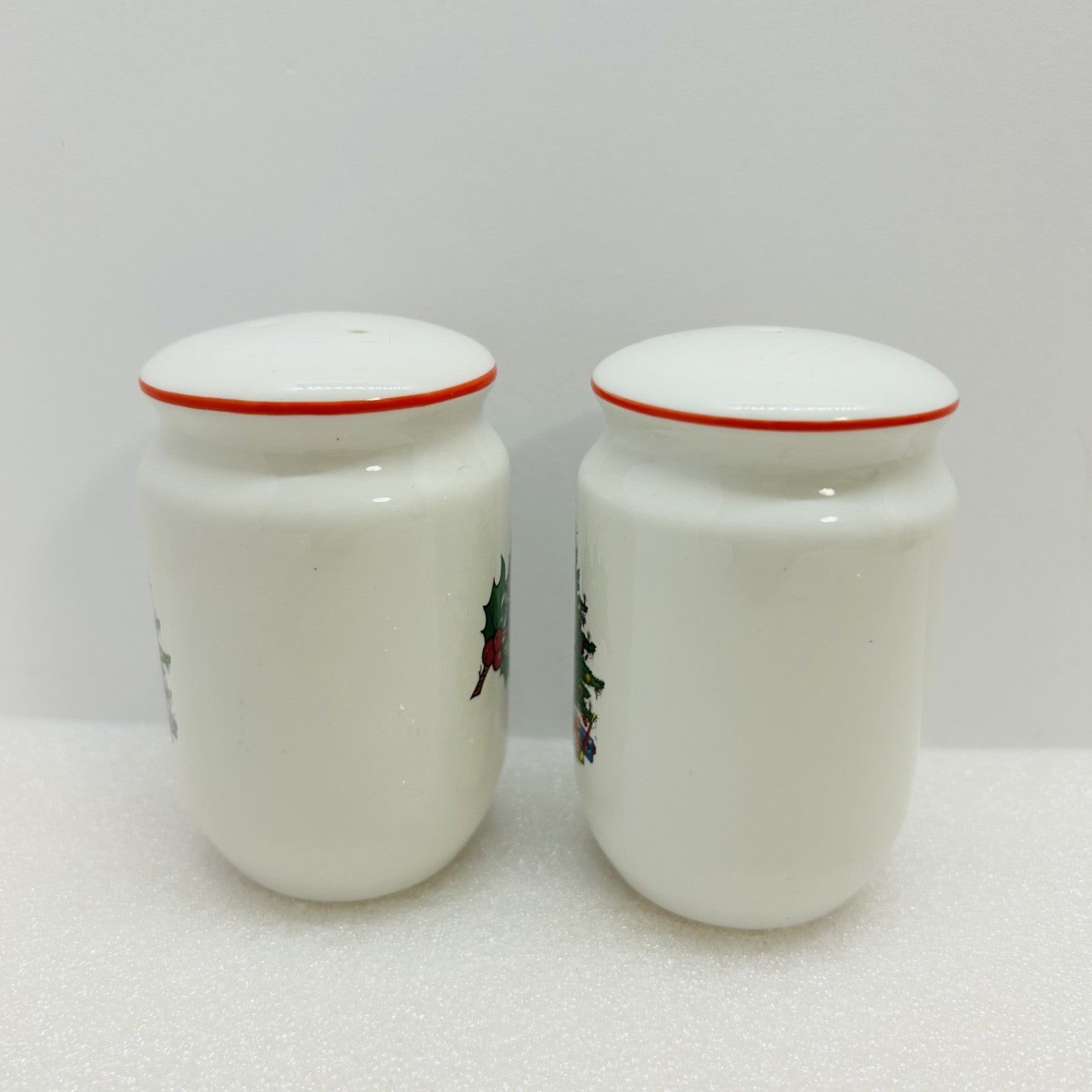 Cuthbertson American Christmas Tree Salt Pepper Shakers Set w Box