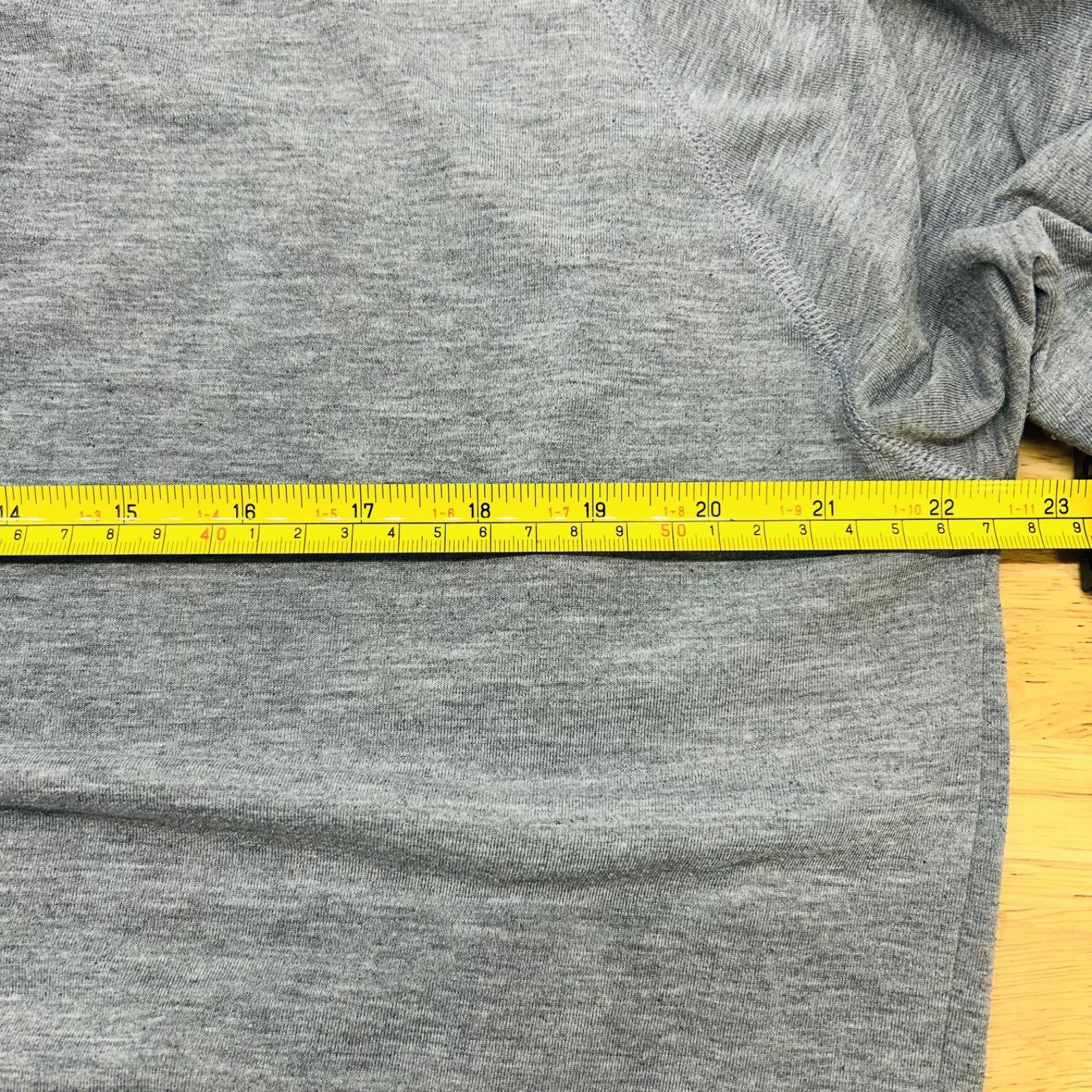 Under Armour Bethany Swedes Shirt Mens LG Gray HeatGear