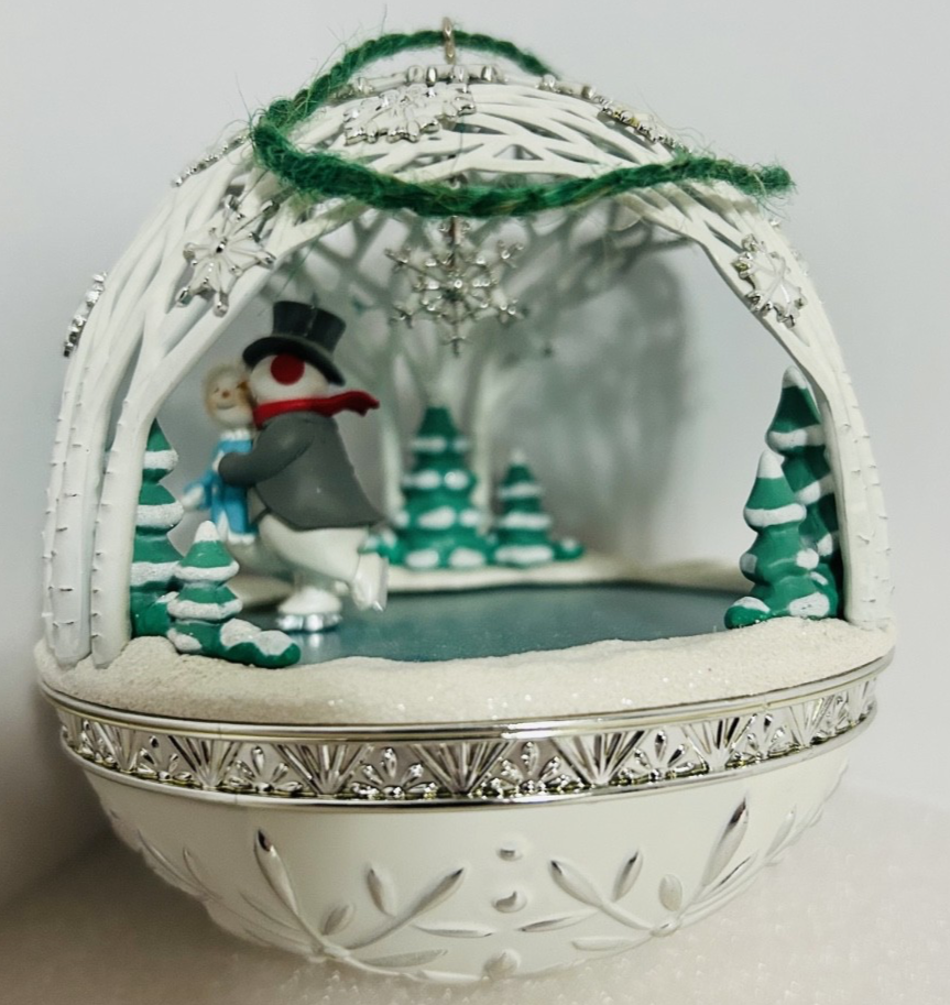 2018 Hallmark Keepsake Ornament Club Winter Wonderland QXC5306