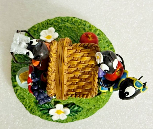 Yankee Candle Ant Picnic Tealight Holder Basket Scene Garden Decor