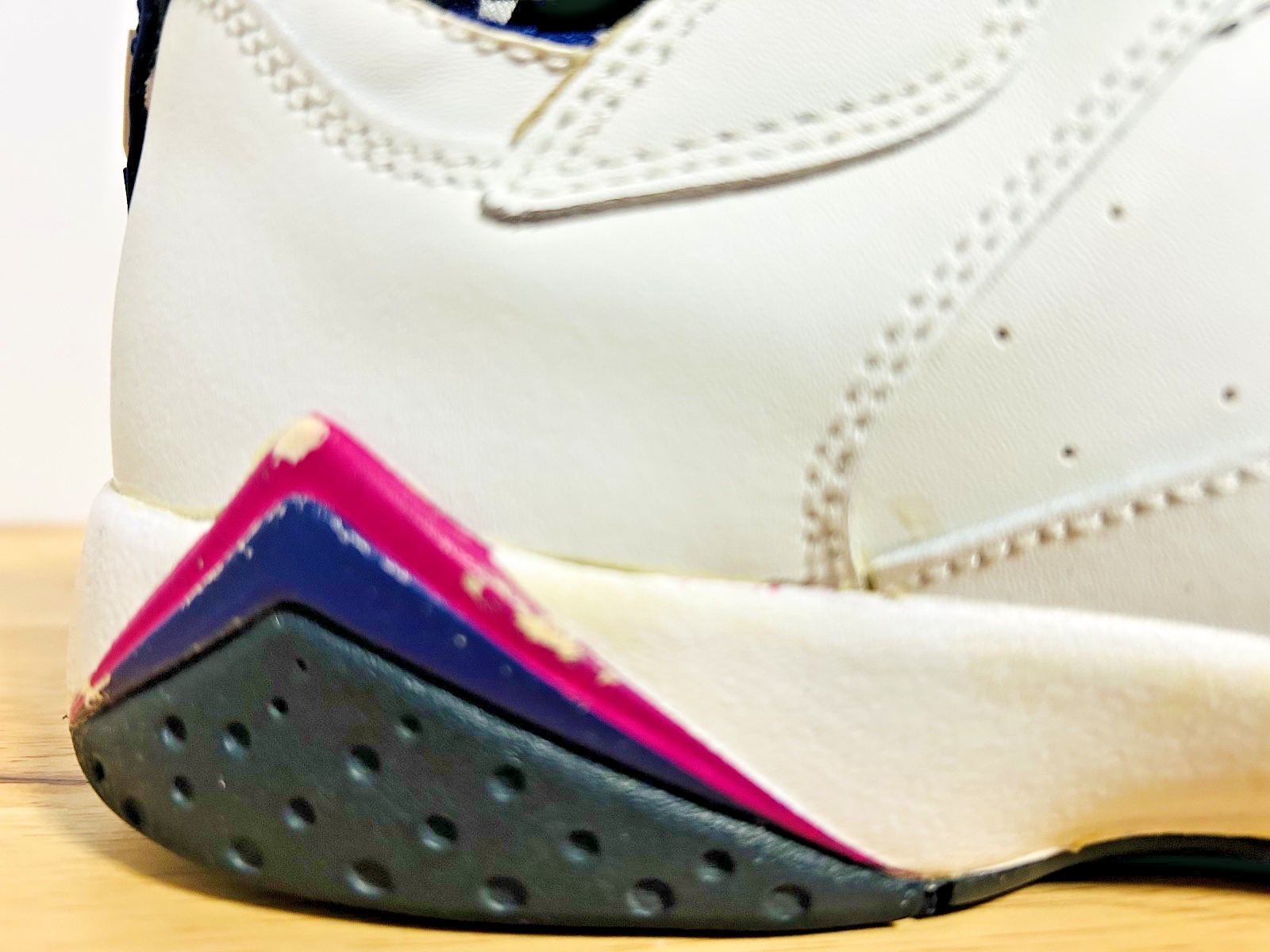 2012 Girl's Nike Air Jordan 7 Retro GS Fireberry 442960-117 Size 6.5Y
