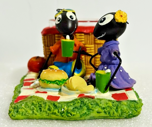 Yankee Candle Ant Picnic Tealight Holder Bench Scene Garden Decor