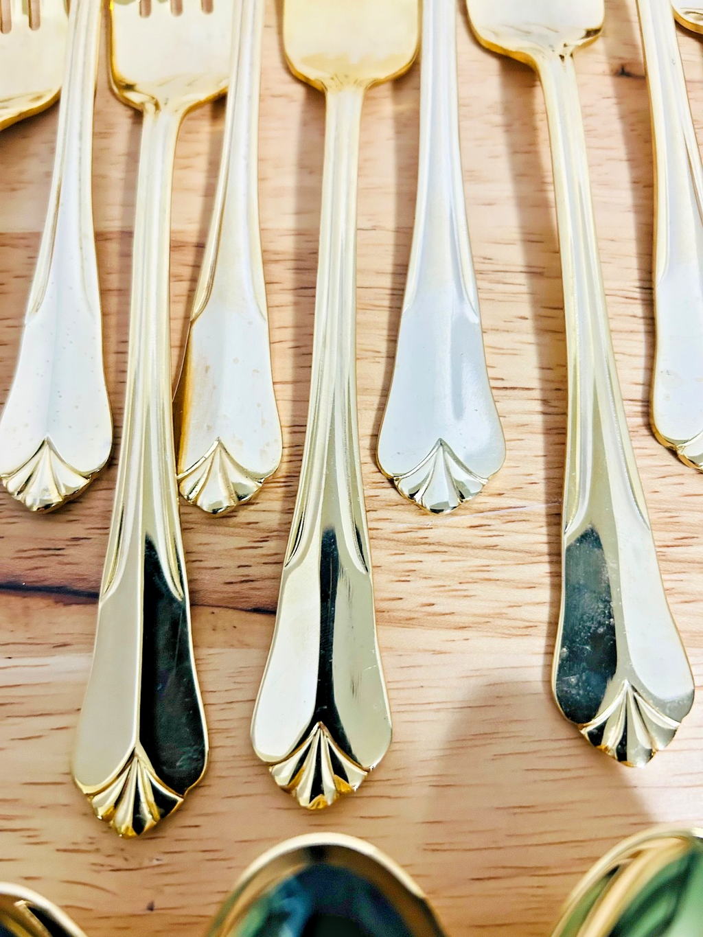 Hampton Silversmiths Gold Flatware Lot 46 Pcs Stainless Service Mixed w Case
