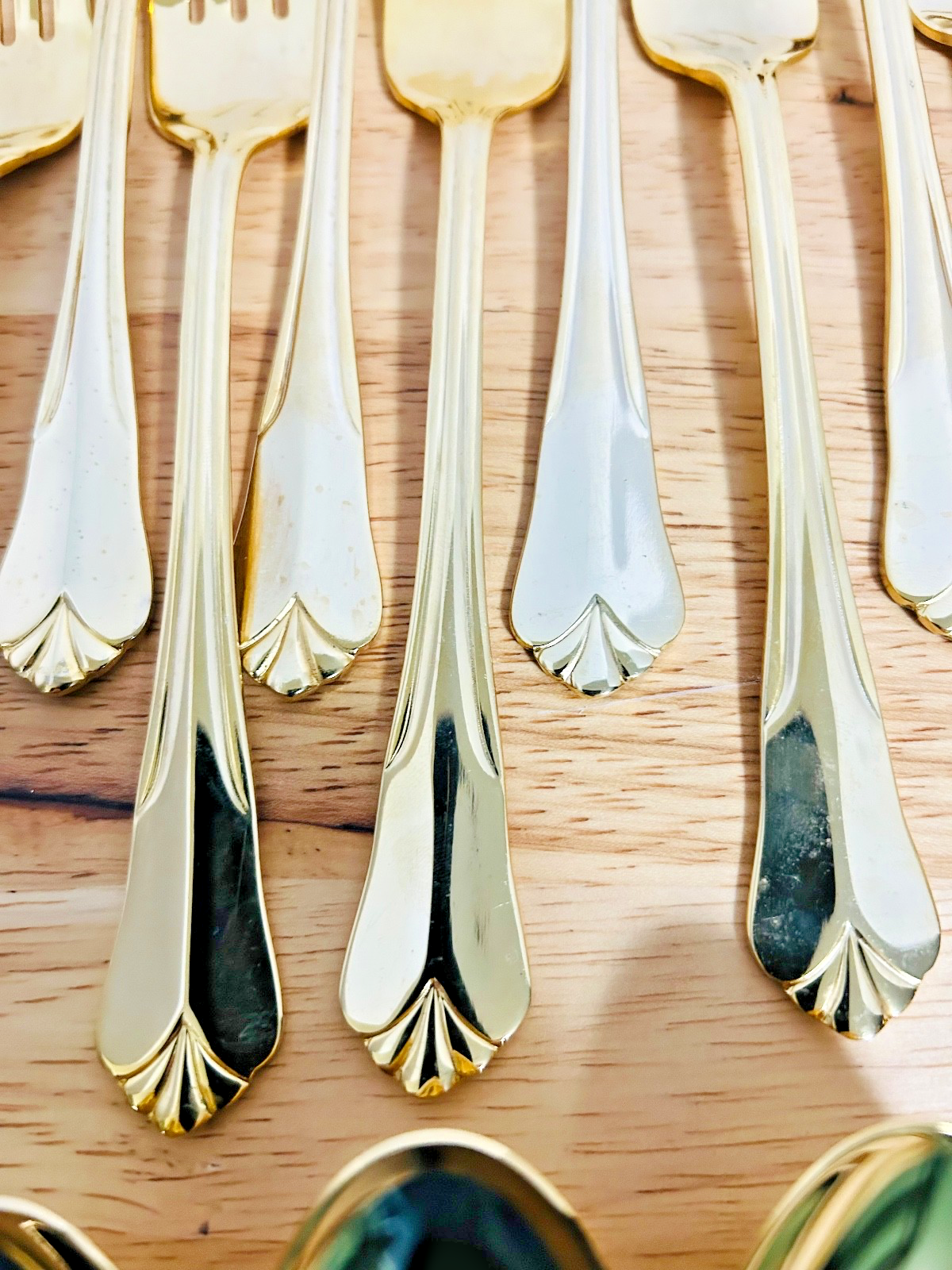 Hampton Silversmiths Gold Flatware Lot 46 Pcs Stainless Service Mixed w Case