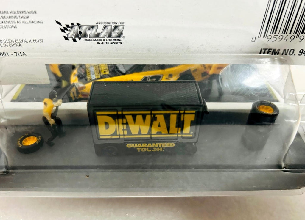 Racing Champions NASCAR 2000 Pit Crew DeWalt #17 w/Sound 1:64 Diecast NEW
