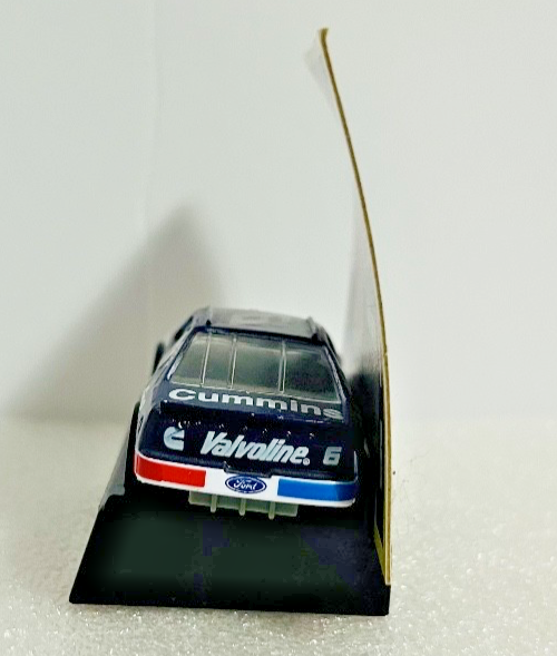 Mark Martin #6 Valvoline NASCAR Racing Champions Diecast w/ Display Card