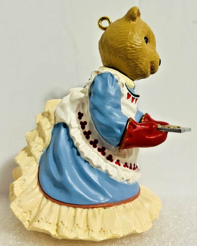 Hallmark Bearingers Momma Bearinger 1993 Keepsake Ornament MIB