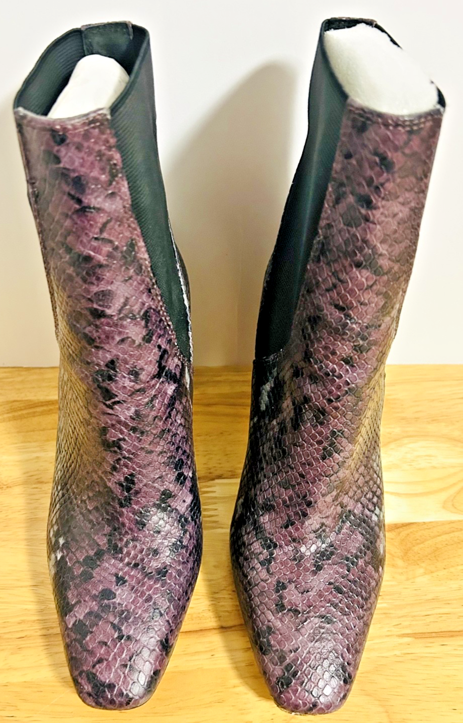 Vince Camuto Women’s 7.5M Purple Snakeskin Ankle Boots Heels