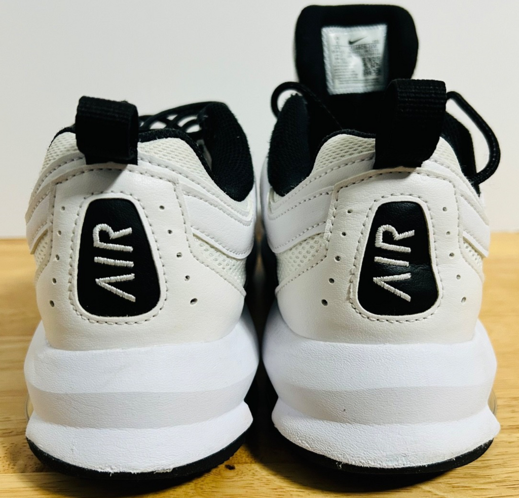Size 9 - Nike Air Max AP White Black