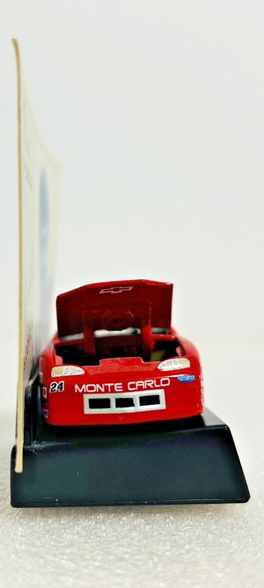 Racing Champions Jeff Gordon #24 DuPont 1:64 NASCAR Diecast Stock Car