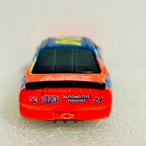 Racing Champions Jeff Gordon #24 DuPont 1:64 NASCAR Diecast Car + Card Stand