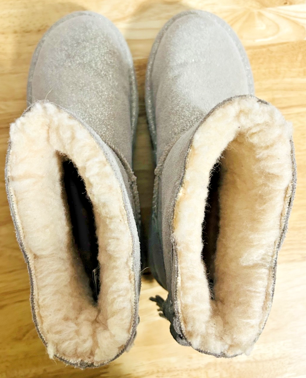 Bearpaw Natalia Women’s 6 Gray Suede Sheepskin Tassel Boots