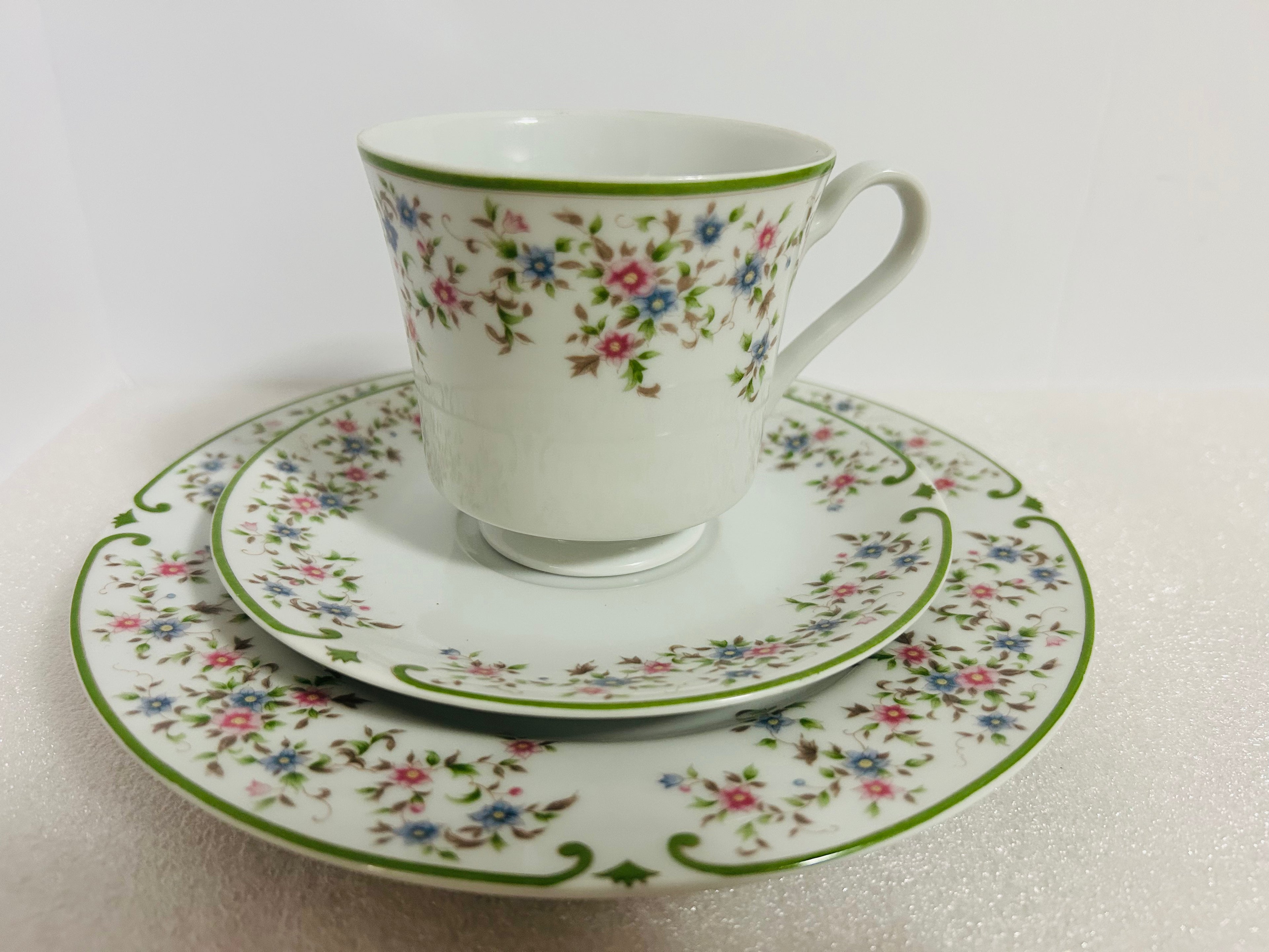 Mikasa Beaumont L5003 Cup Saucer Plate Set Japan Floral Green Rim