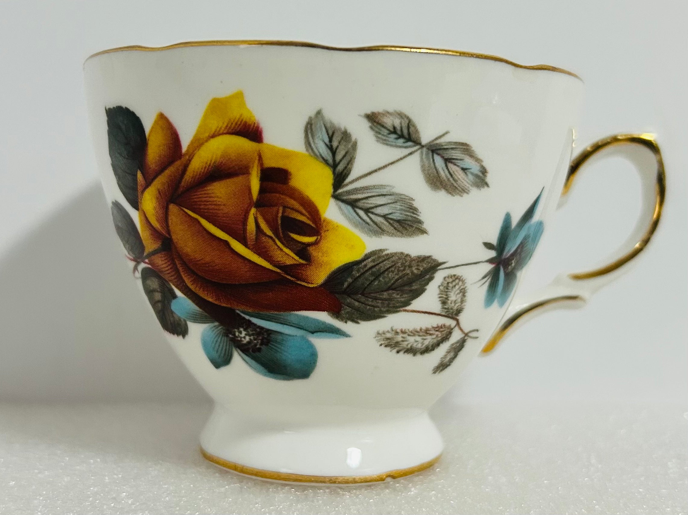 Royal Vale Bone China Teacup Saucer Set Yellow Rose Gold 8215