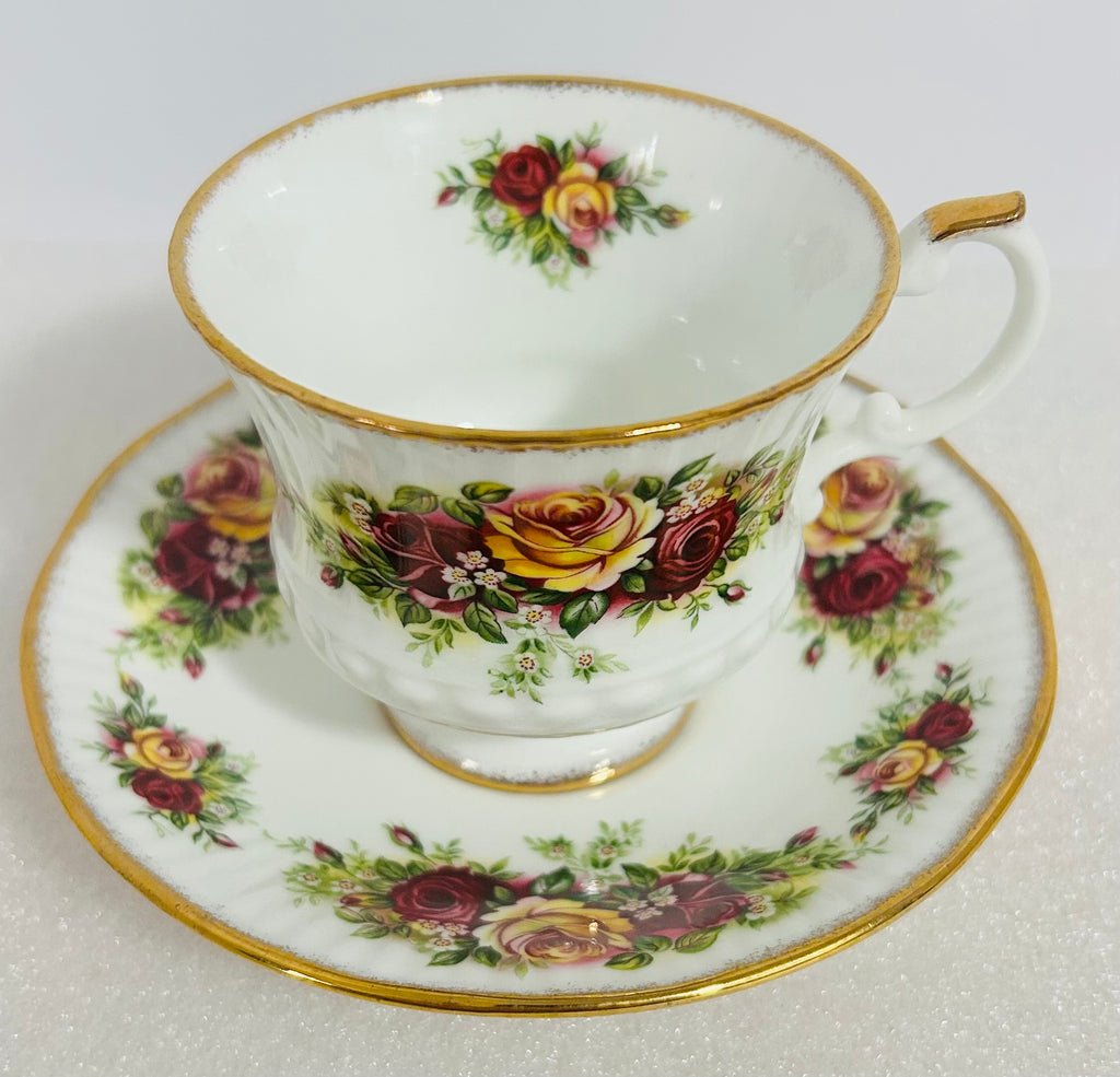 Elizabethan English Garden Teacup Saucer Bone China Roses Gold